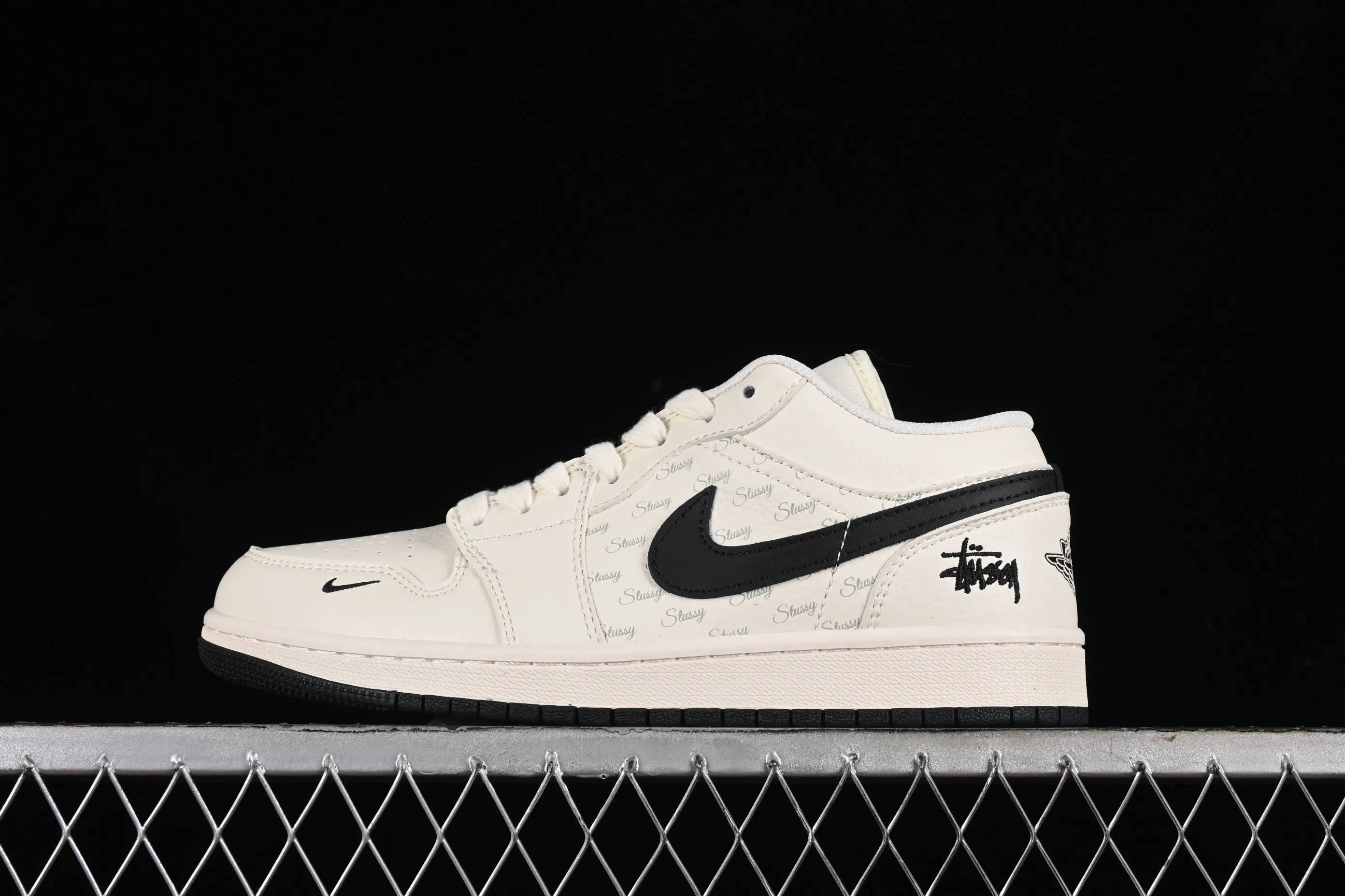 All categories Air Jordan Jordan series basketball shoes Air Jordan 1 Low High-end customized low-top sneakers Air Jordan 1 Low AJ1 Joe 1 Stusi joint-Mi black and white High-end customized low-top basketball shoes SJ9950-008